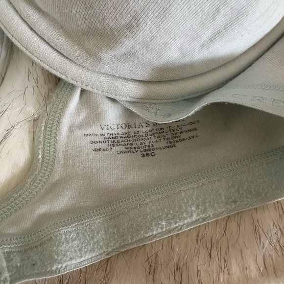 Four Victoria’s Secret Bras-Size 36C - Picture 9 of 15